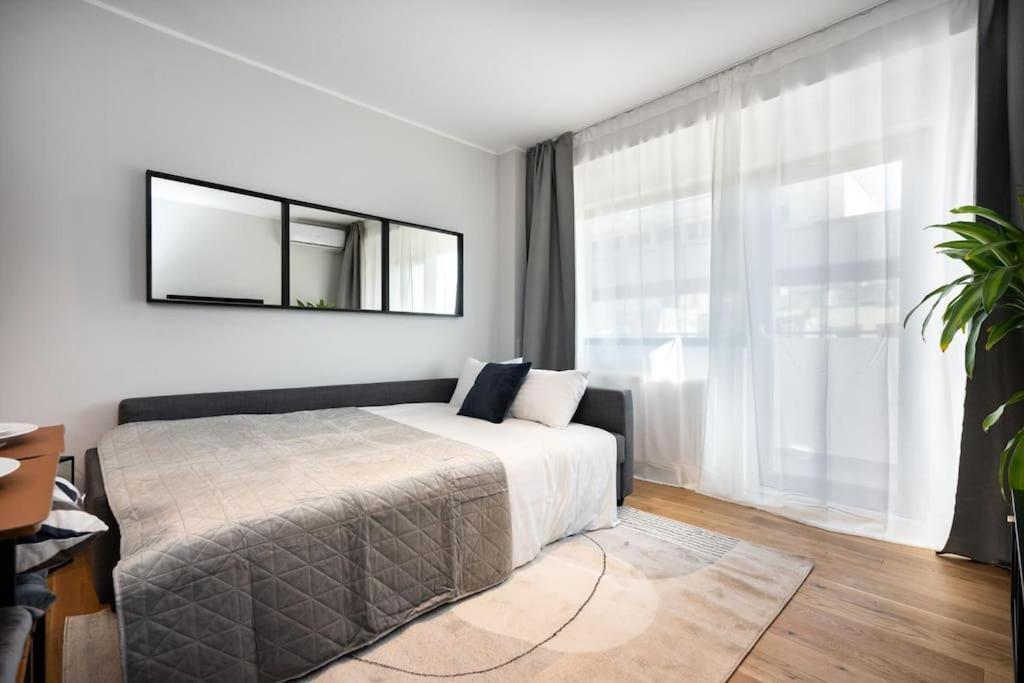 Apartment Amazing Views 2br Bright Flat - Charming Balcony Bucharest