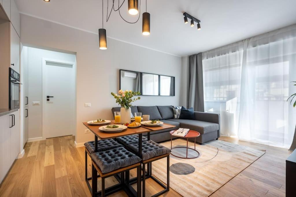 Amazing Views 2br Bright Flat - Charming Balcony *